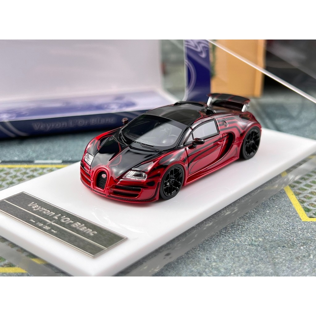 คลังสินค้าพร้อม LJM 1: 64 Bugatti Veyron Veyron โมเดลรถเรซินมังกรเซรามิกสีแดงสีดํา