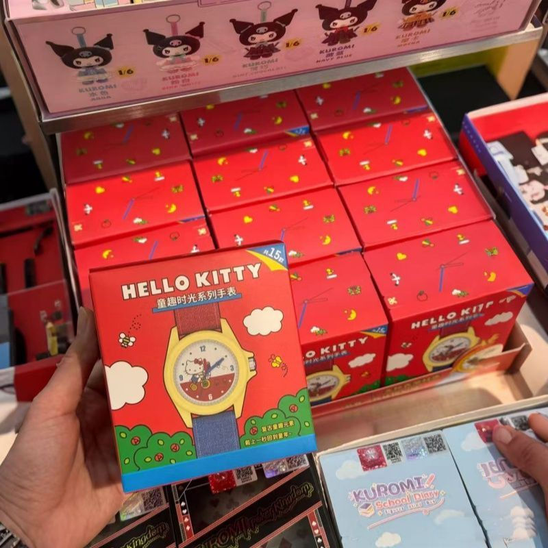 [ของแท้] น่ารักสนุก Sanrio Hello Kitty Childlike Time Series นาฬิกา Mystery Box KT แมวรูปของขวัญอะนิเมะสินค้าคริสต์มาสของขวัญ