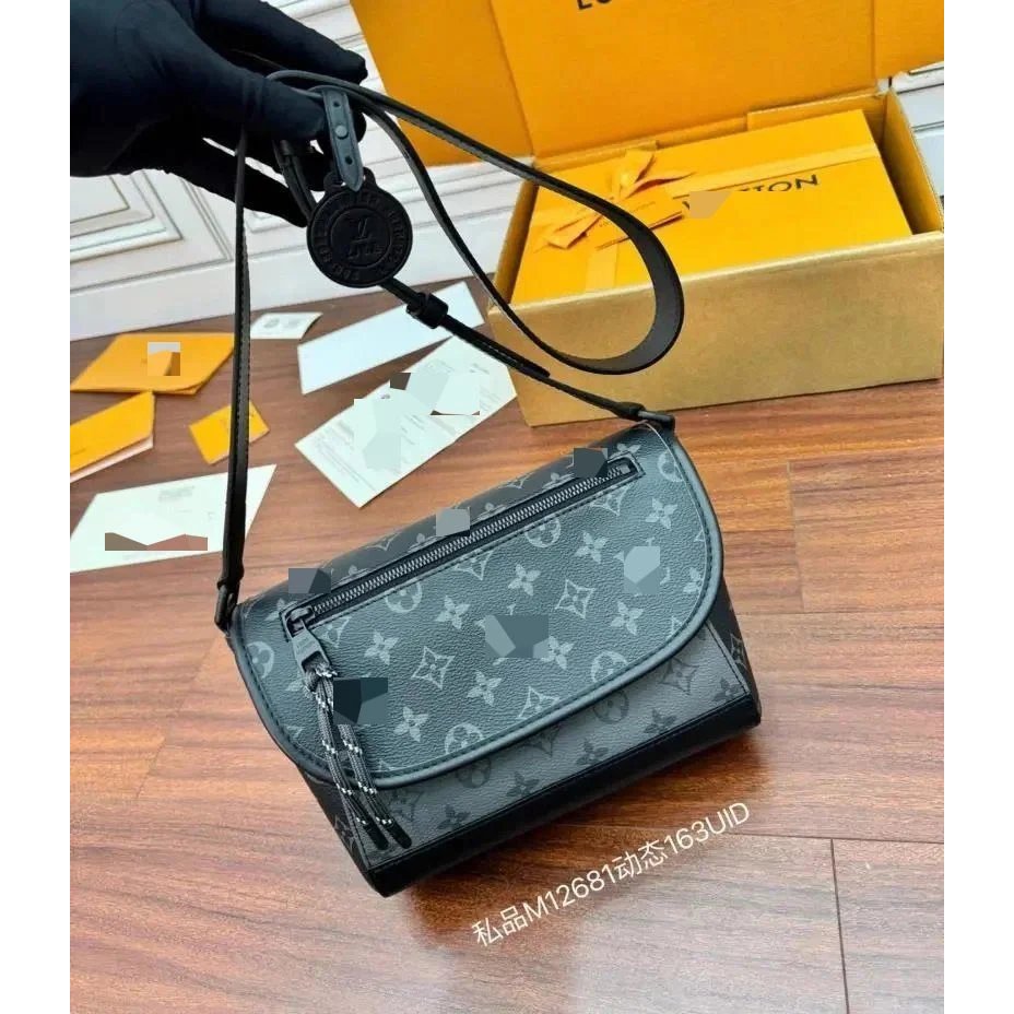 PulseMessenger Postman Diamond Fabric Flap LV Mens One-Shoulder Cross-Body Commuter Postman One-Shou