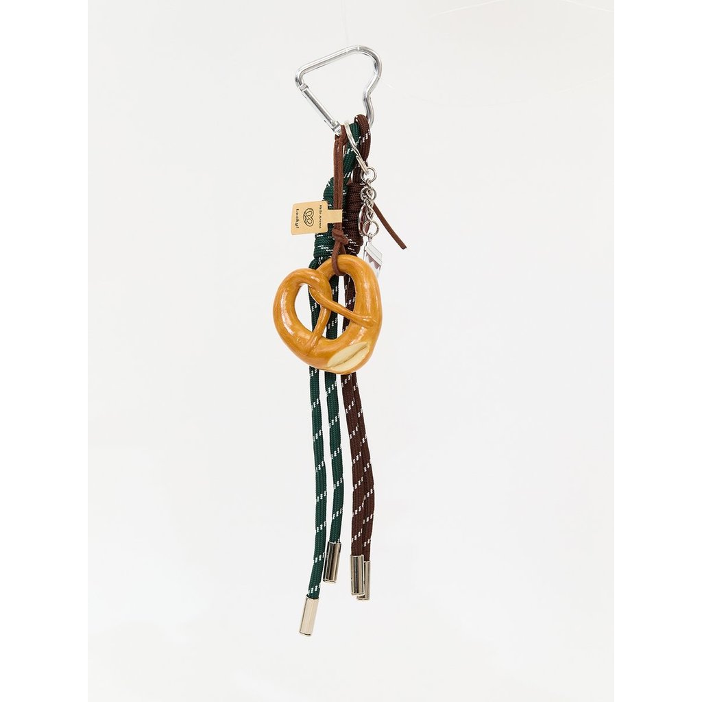 [Pomelo] พวงกุญแจรูปเพรตเซล / Pretzel Keyring ราคาถูก Shopee Lazada