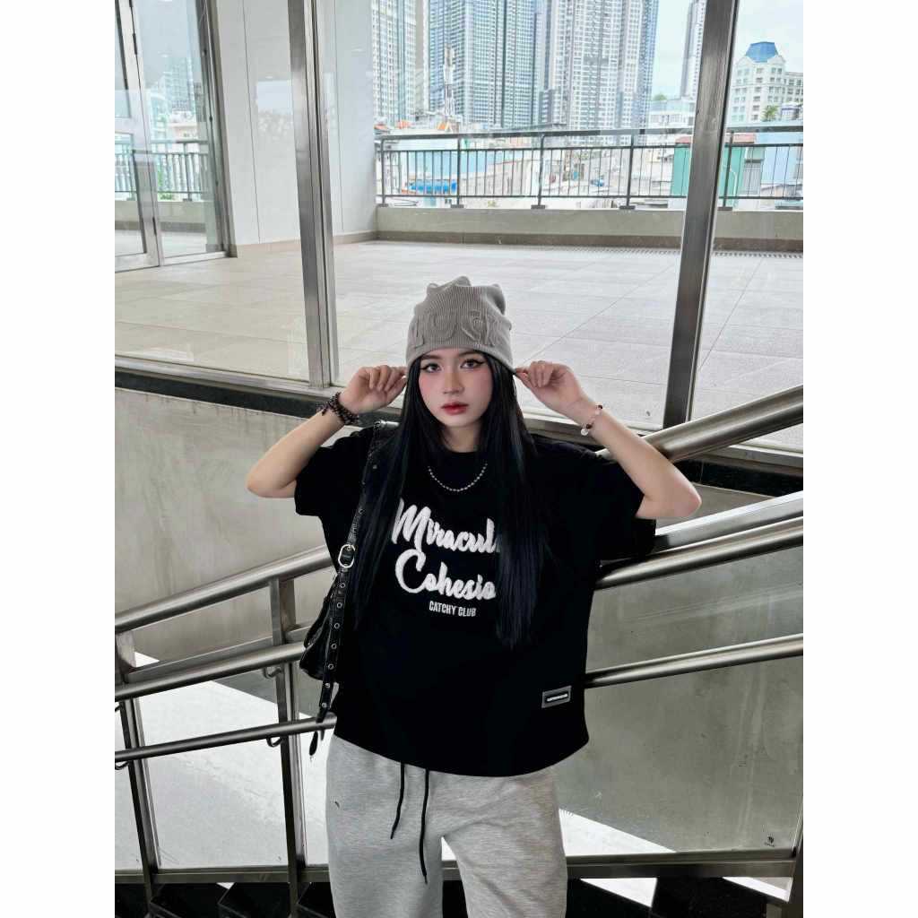 (COD) เสื้อยืดปัก Form Boxy แบรนด์ท้องถิ่น Catchy Miraculous Cohesion 3 สี 250gsm AT31