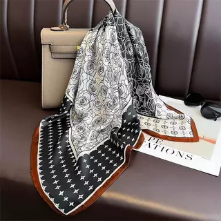 Miss_J พร้อมส่งจากกทม🎀ผ้าพันคอสี่เหลี่ยม 70ซม. สีสันสวยงาม ใส่คู่เสื้อเชิ้ตได้อย่างมีสไตล์