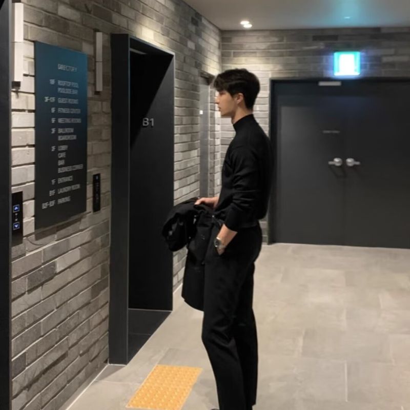SEACHENIC เสื้อไหมพรมผู้ชาย สไตล์เกาหลี แบบปกม็อก สวมใส่สบาย สำหรับทุกวัน — صورة 7