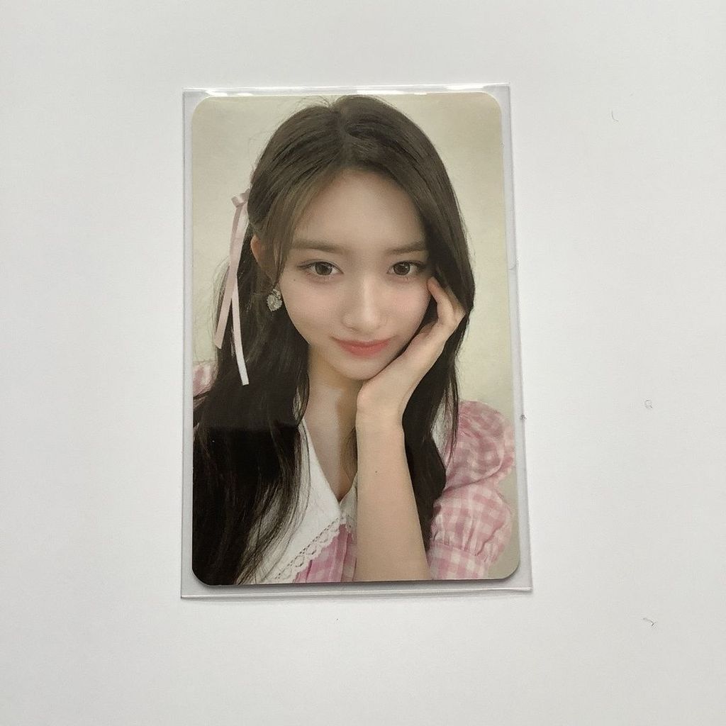 คลังสินค้าพร้อม ive Zhang Yuanying Photocard IVE2024 ปฏิทินตั้งโต๊ะ kpop Li Rui ive Photocard