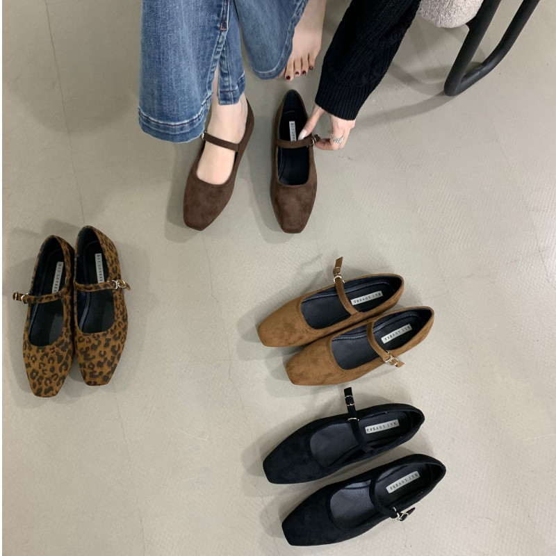 รองเท้าแมรี่เจนสไตล์เรโทรสุดเก๋ รองเท้าส้นแบนลำลอง น้ำหนักเบา พื้นนุ่ม ราคา ถูกที่สุด ดีลบีเคเค
