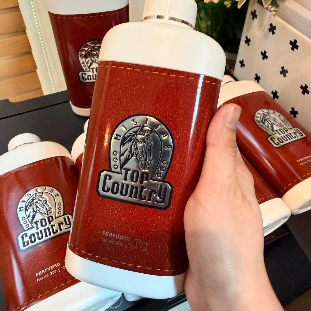 แป้งหัวม้า (แพค6ขวด) มิสทิน แป้งหอมโรยตัว กลิ่นท็อปคันทรี่  Mistine Top Country 200 กรัมx6ขวด ราคา ถูกที่สุด ดีลบีเคเค แกลเลอรีภาพที่ 4