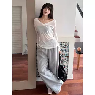 ส่งจากไทยทุกวัน มีสีให้เลือกมากมาย ทรงหลวม เสื้อชีฟองทรง ใส่คลุมได้ทุกงาน ใส่แมทช์เสื้อสายเดี่ยว