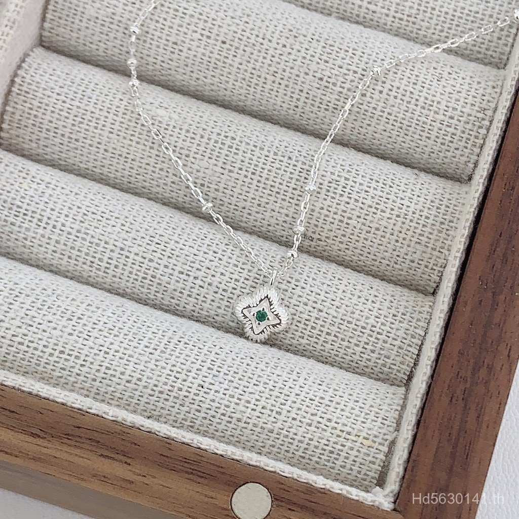 T Classy Clavicle Chain Lucky หญิงสร้อยคอเพทายมรกต S925 Four-leaf Clover ของขวัญแฟนสาวหวานเงินสเตอร์