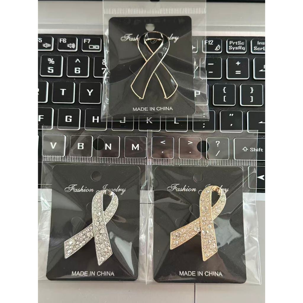 ขนาด4.9CM เข็มกลัดติดอก  เข็มกลัดดอกไม้ โบว์สีดำ ไว้อาลัย เพชร ทอง เงิน พร้อมส่งในไทย