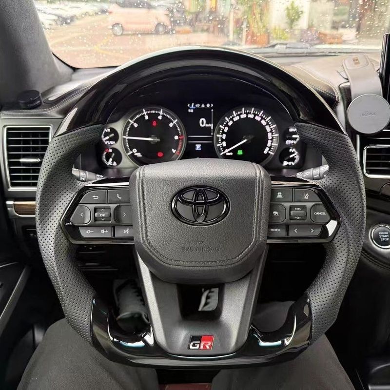 Toyota Domineering Cool Luze ดัดแปลง lc300 พวงมาลัย GR กีฬาเปียโนสีดํามัลติฟังก์ชั่น
Henland Alpha S