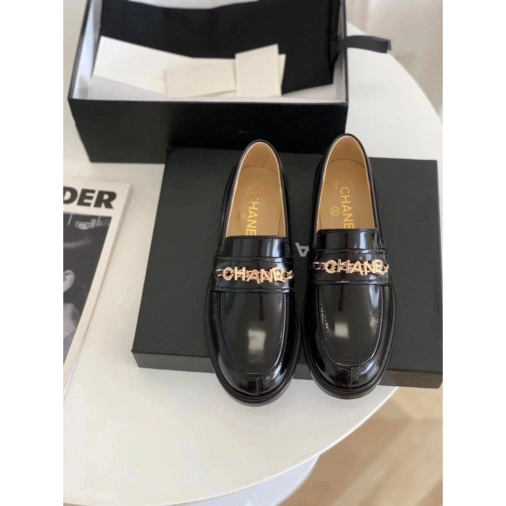 รองเท้าโลฟเฟอร์สไตล์อังกฤษ ออกแบบโดย Yang Mi สำหรับรองเท้าหนังไซต์เล็ก