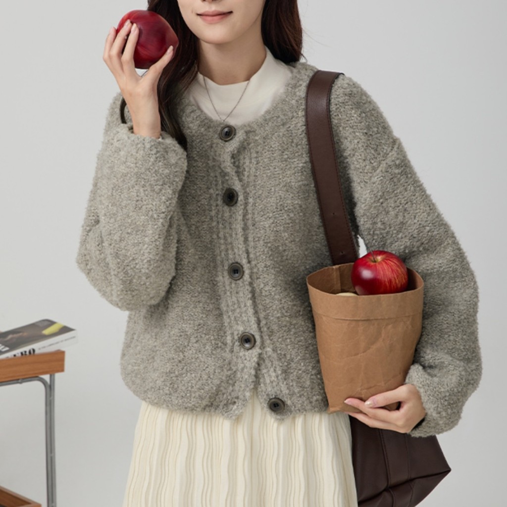 การออกแบบ Sense Niche Slimmer ดูฤดูใบไม้ร่วงฤดูหนาวหลวมสไตล์ขี้เกียจรอบคอถักเสื้อกันหนาวสั้นเสื้อสเว