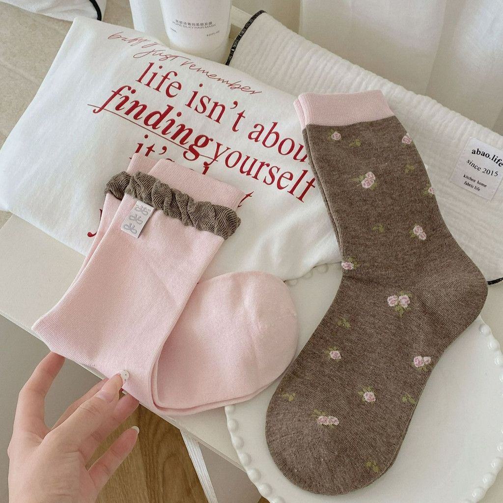 ถุงเท้าต้นฉบับใหม่ แบบไม่มีกระดูก ลวดลายดอกไม้เล็กๆ พื้นมีฟองอากาศ วัสดุคุณภาพดี ทรงสั้น - รูปที่ 5