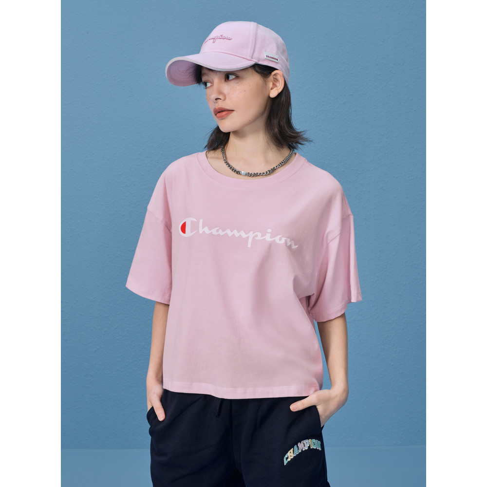 Champion แขนสั้น 2023 ฤดูร้อนสไตล์ใหม่ Offset พิมพ์ Cursive โลโก้รอบคอ Casual เสื้อยืดสีขาวผู้หญิง