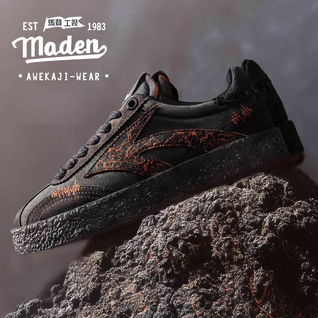 Retro American Volcano lava รองเท้าบอร์ดหนาสีดําตัดต่ํารูปแบบระเบิดอินเทรนด์คริสตัลแต่เพียงผู้เดียวเ