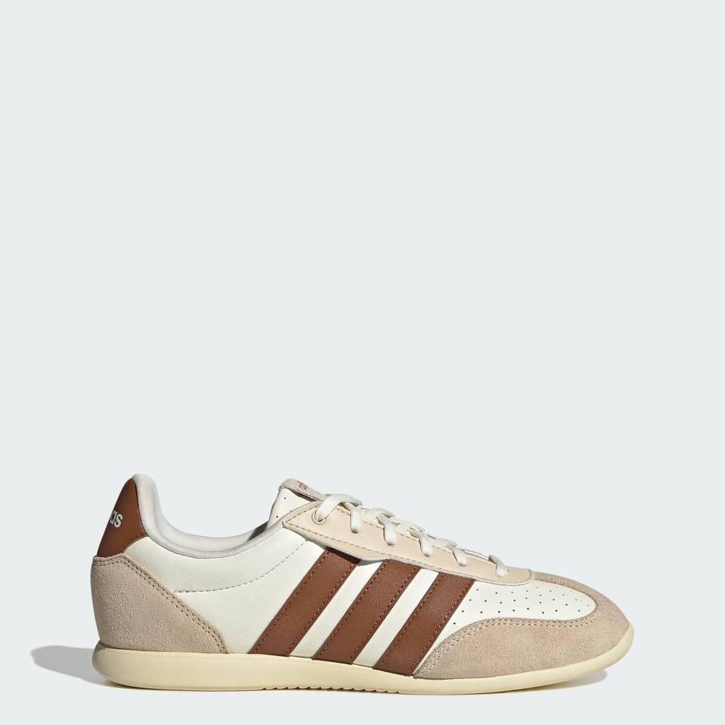 adidas ไลฟ์สไตล์ รองเท้า BARREDA LO ผู้หญิง สีขาว HQ7389