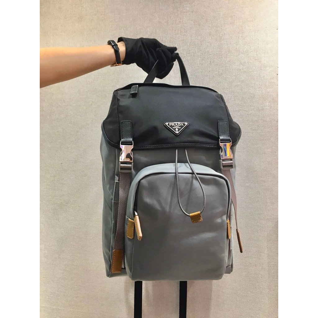 เป้สะพายหลัง PRADA รีไซเคิลไนลอน ขนาดใหญ่ สำหรับนักเรียนและออกกำลังกาย กร 2VZ135