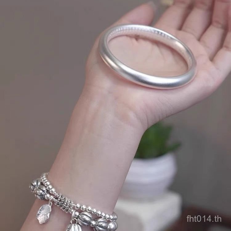 สร้อยข้อมือเงินแท้ 999.9 แบบ matte frosted กับตัวอักษรโลหะ พร้อมแหวนปิด X7WB