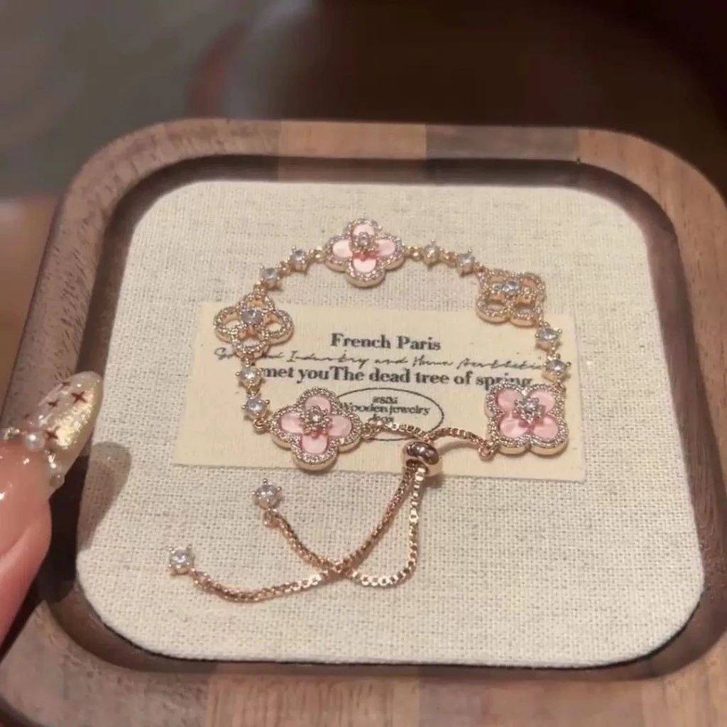 สร้อยข้อมือโคลเวอร์สี่ใบสีเงิน สำหรับผู้หญิง อุปกรณ์แต่งกายสไตล์เกาหลี ของขวัญวันเกิด