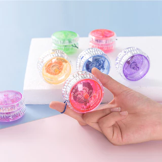 ของเล่นโยโย่เรืองแสง YOYO ความสนุก เด็กๆและผู้ใหญ่ ย้อนวัย ลูกดิ่งโยโย่ มีไฟ สุ่มสี ของเล่นเด้งดึ่ง