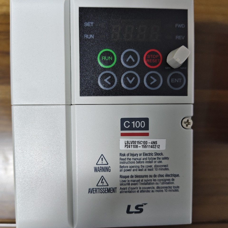 LG/LS พลังการผลิต LSLV0015C100-4NS อินเวอร์เตอร์ขนาดกะทัดรัด 1.5KW/380V Original Ready Stock TR6I