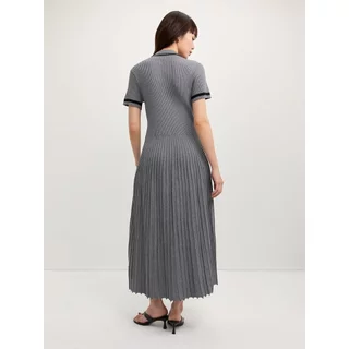 [Pomelo] เดรสคอปกโปโลกระโปรงพลีท / Pleated Polo Dress