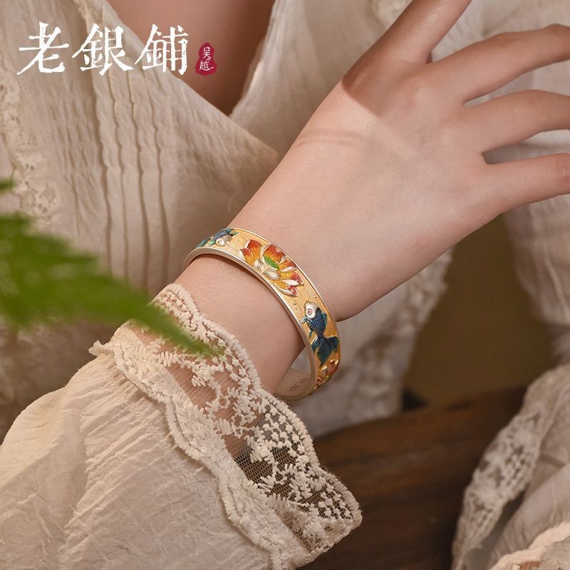 สร้อยข้อมือเงินแท้ 999.9% สเตอร์ลิงเคลือบสีทอง ดีไซน์สไตล์จีนและชาติพันธุ์จาก Wu Yue Lao Silver Shop