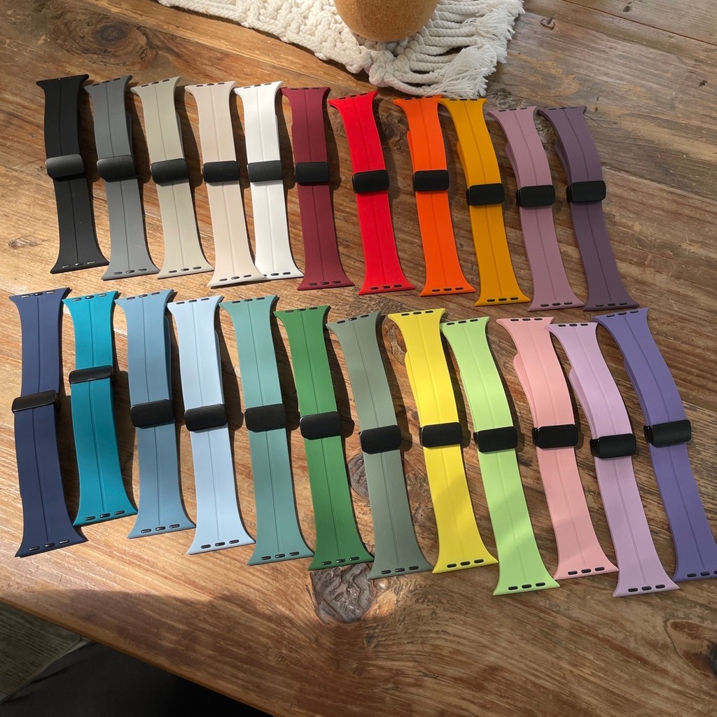 ZMZ สายยางซิลิโคน แม่เหล็กล็อคสีดำ เหมาะสำหรับ Smart Watch ขนาด 38/40/41(S10)42mm 42/44/45/46/49mm U