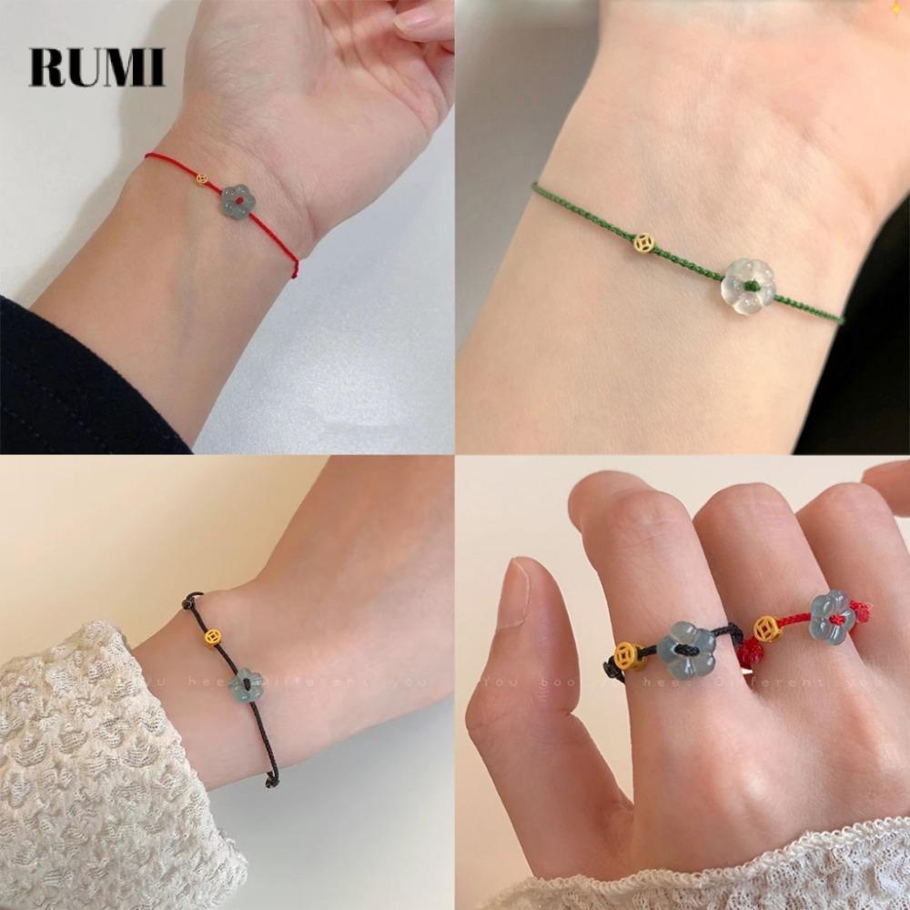 สร้อยข้อมือเชือกโชคดี กับเหรียญดอกไม้ทำมือ พร้อมเชือกบางน่ารัก