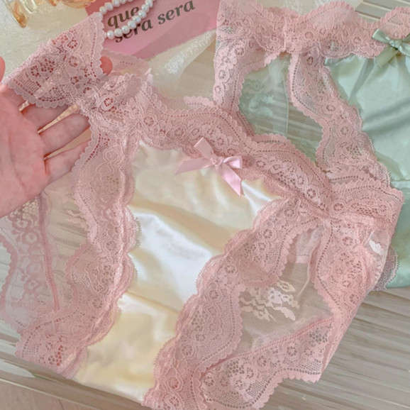 Sweetie🍒กางเกงชั้นในลูกไม้ สไตล์เซ็กซี่ ไร้ตะเข็บ เป้าผ้าฝ้ายแท้ แต่งขอบด้านข้าง ผ่าข้างลูกไม้สูงย