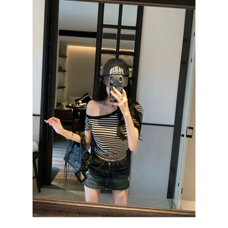 SuperCandy🌷เสื้อยืดแขนสั้นเปิดไหล่สำหรับผู้หญิง ทรงหลวม ช่วยให้ดูผอมเพรียว เสื้อเปิดไหล่สุดเก๋