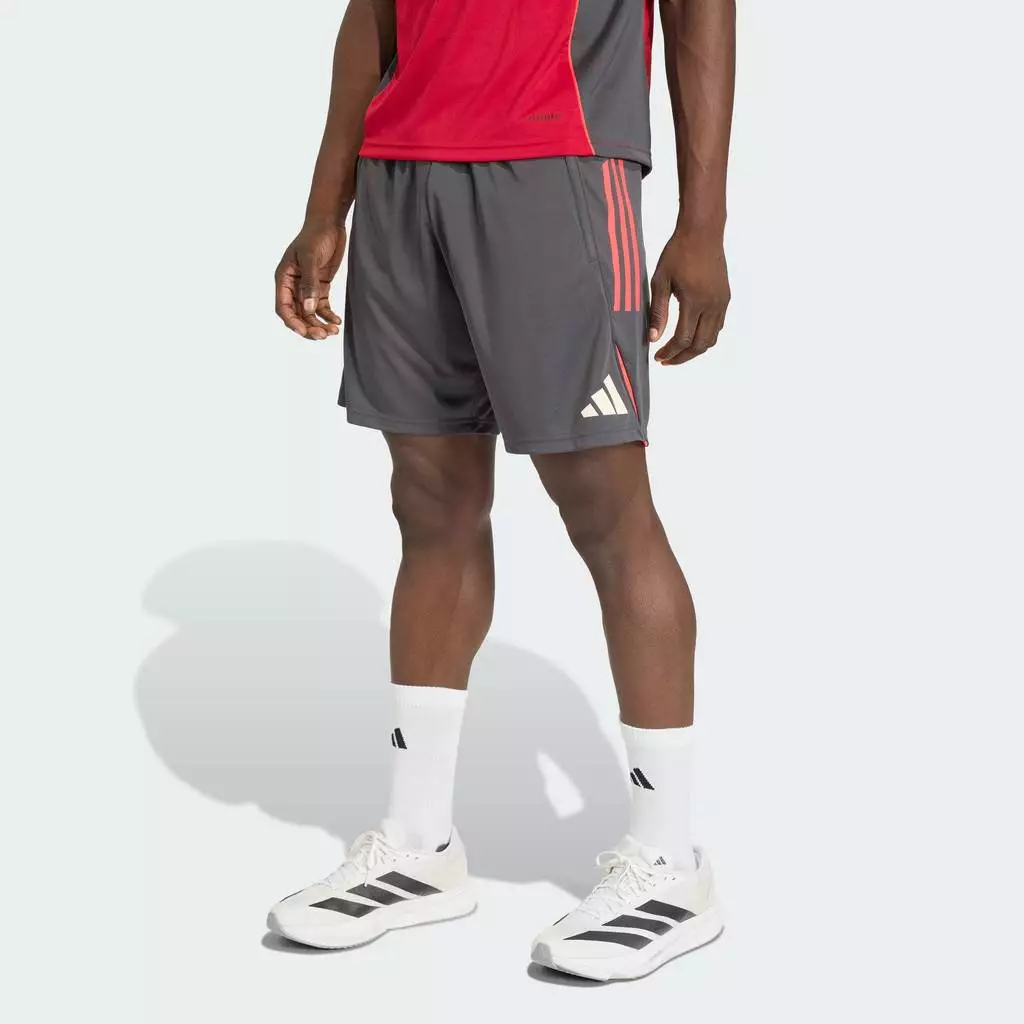 adidas ฟุตบอล กางเกงเทรนนิงขาสั้น Liverpool FC Tiro 25 Competition ผู้ชาย สีดำ KB1471