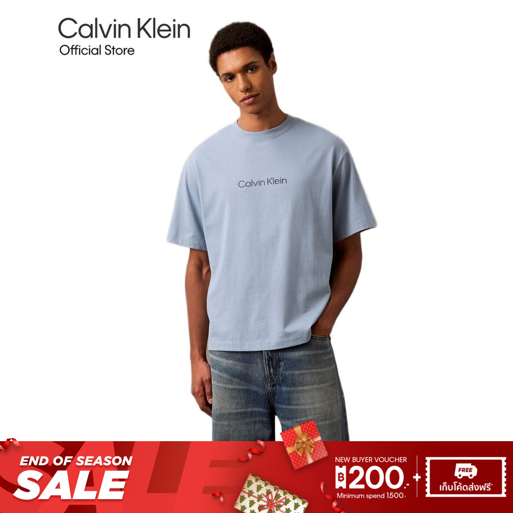 CALVIN KLEIN เสื้อยืดคอกลมแขนสั้นผู้ชาย ทรง Relaxed รุ่น 40HM228 CFF - สีฟ้า