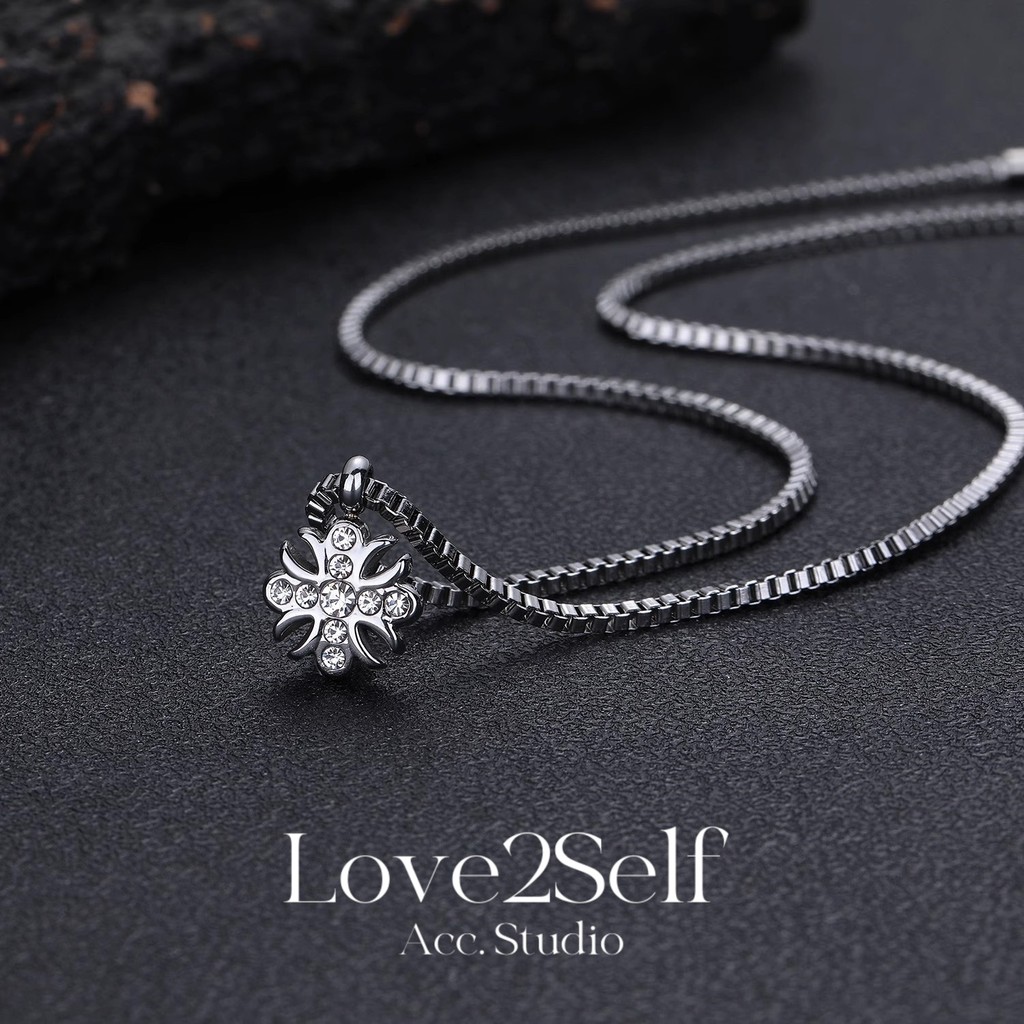 Love2selfX226 Retro Iris จี้สร้อยคอ สแตนเลส Unisex เหมาะสำหรับเครื่องประดับแฟชั่นในทุกวัน