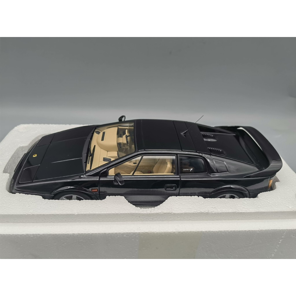 [คลังสินค้าพร้อม] Autoart Autoart โลหะผสมที่ยังไม่ได้เปิดใหม่เอี่ยม 1/18 Lotus Esprit V8 (สีดํา) (Me