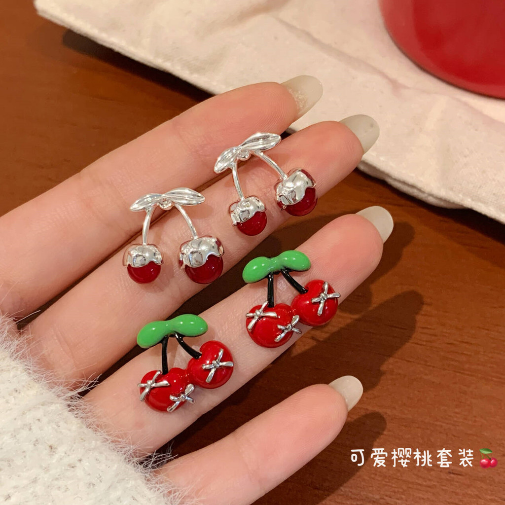 ต่างหูเชอร์รี่สีแดงสำหรับคนรักความน่ารักและหวานใจ เพลงสรรเสริญแห่งแฟชั่น