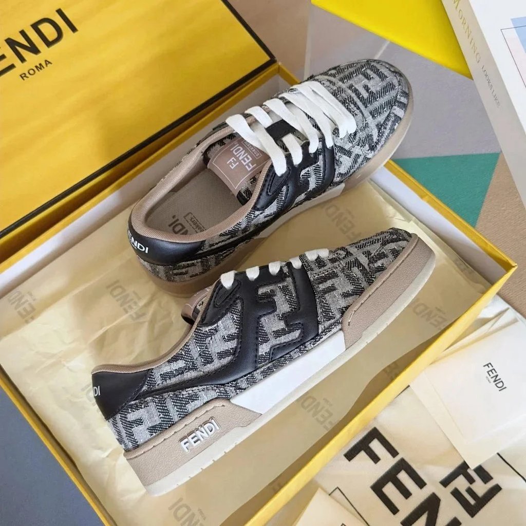 FEN FEN FEN Little Monster 2025 ใหม่รองเท้าลําลองผู้ชายกีฬารองเท้าผ้าใบ Cowhide แฟชั่นรองเท้าผู้ชายร