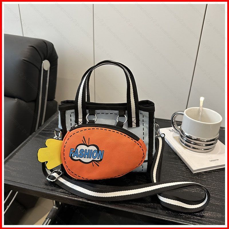 กระเป๋าสะพาย G.C2 มาใหม่ พร้อมสายคล้องคอน่ารักถอดได้ ดีไซน์หรูหราและเอกลักษณ์เฉพาะตัว