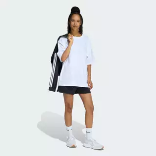 adidas ไลฟ์สไตล์ เสื้อยืดพิมพ์ลาย MINI EMBROIDERY OVERSIZED ผู้หญิง สีขาว KA5086