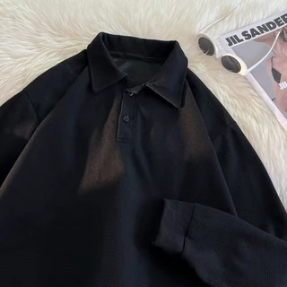 Chaistyle สีทึบ Lapel เสื้อโปโล เสื้อผู้ชาย ความรู้สึกขั้นสูง วาฟเฟิล ปุ่มแขนยาว สไตล์อเมริกัน