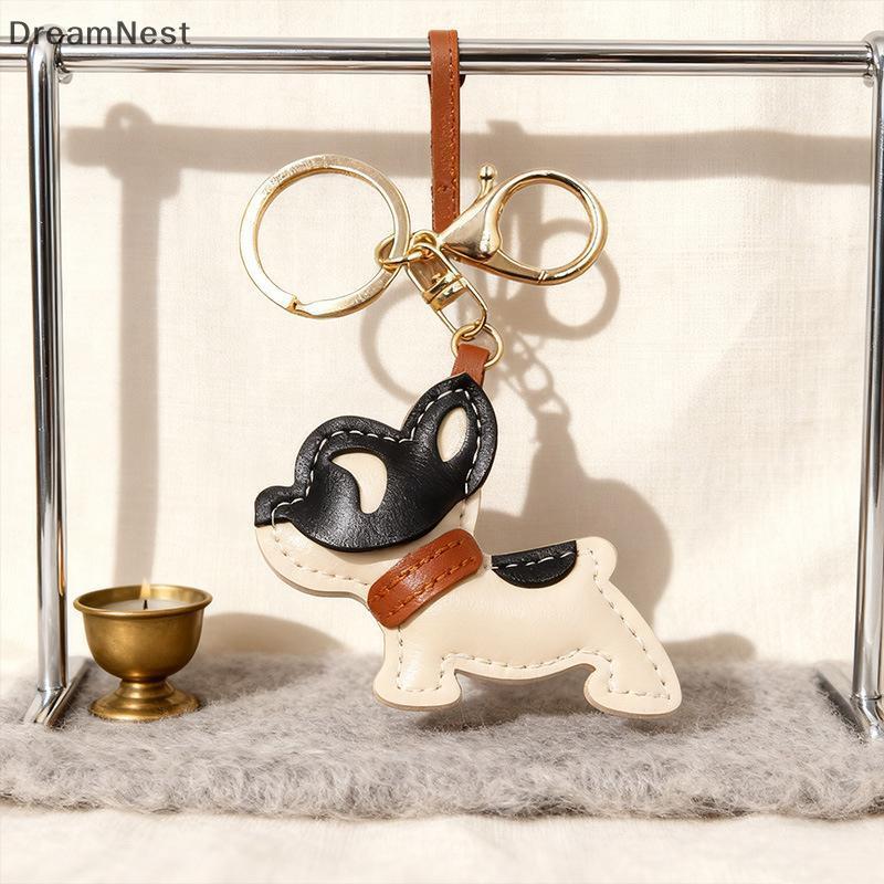 [DreamNest] น่ารักหนัง French Bulldog พวงกุญแจจี้น่ารักลูกสุนัขกระเป๋า Charm กระเป๋าเป้สะพายหลังพวงกุญแจรถของขวัญอุปกรณ์เสริมแฟชั่น (th)