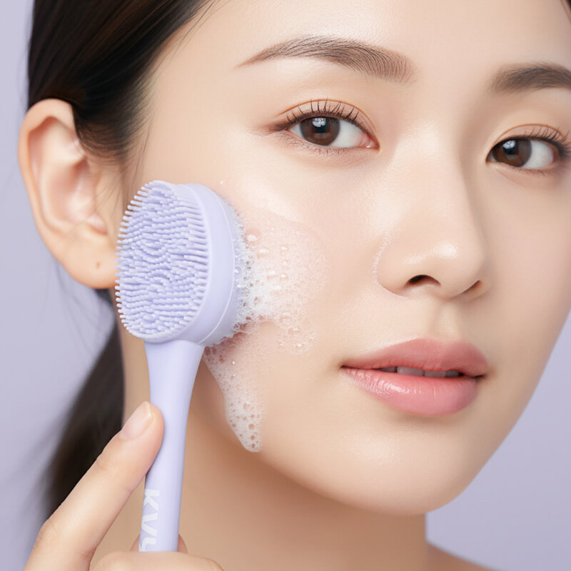 KVY Facial Cleansing Brush & Mask Applicator Fan Shape #Purple เควีวาย แปรงล้างหน้าซิลิโคน พร้อมไม้พายรูปทรงใบพัด. - รูปที่ 2