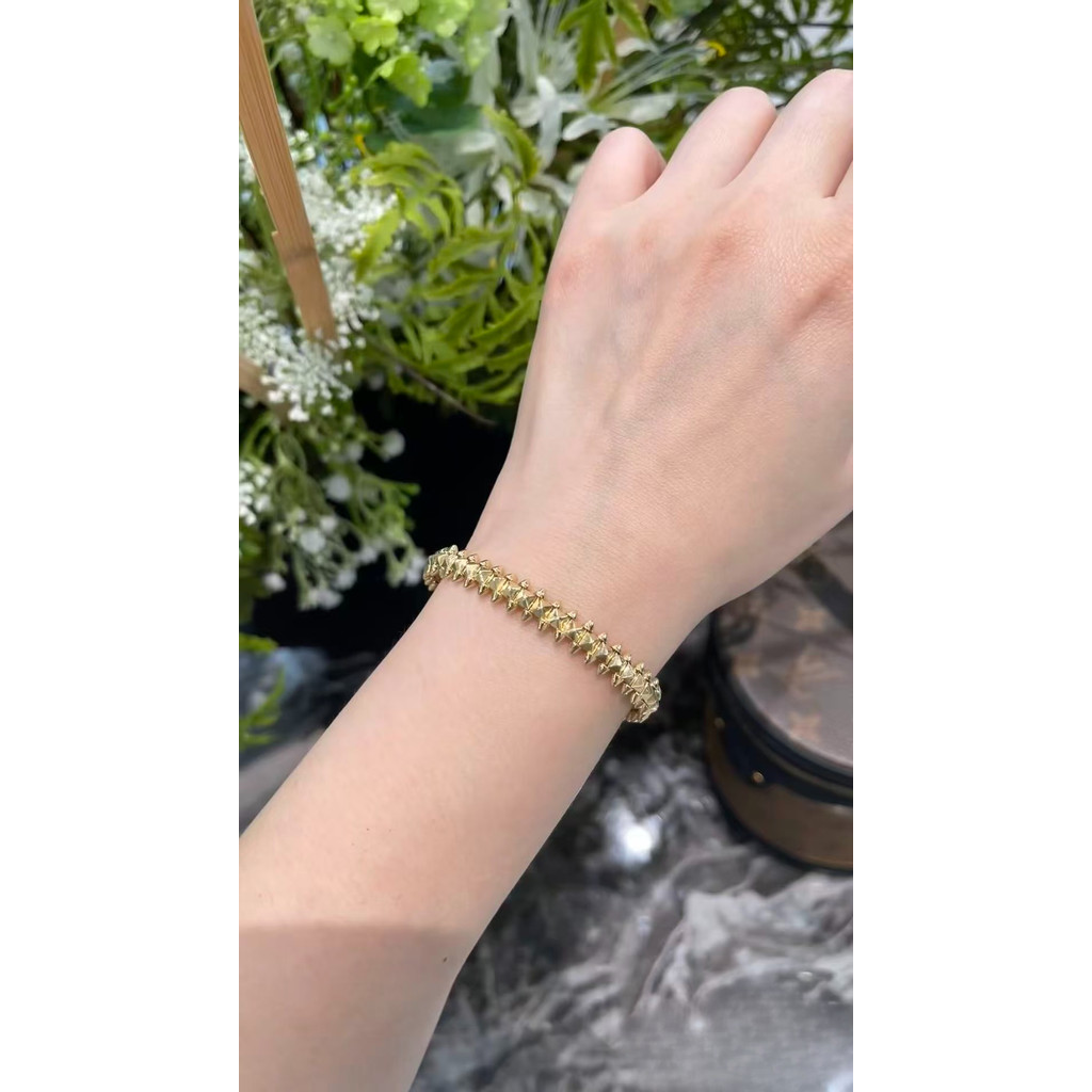สร้อยข้อมือหนานำมาซึ่งความสง่างาม ชุบทอง 18K พร้อมลูกปัดสมาร์ท สไตล์คลาสสิก สำหรับเป็นของขวัญให้คนพิเศษหรือฉลองวันสำคัญ ราคา ถูกที่สุด ดีลบีเคเค แกลเลอรีภาพที่ 3