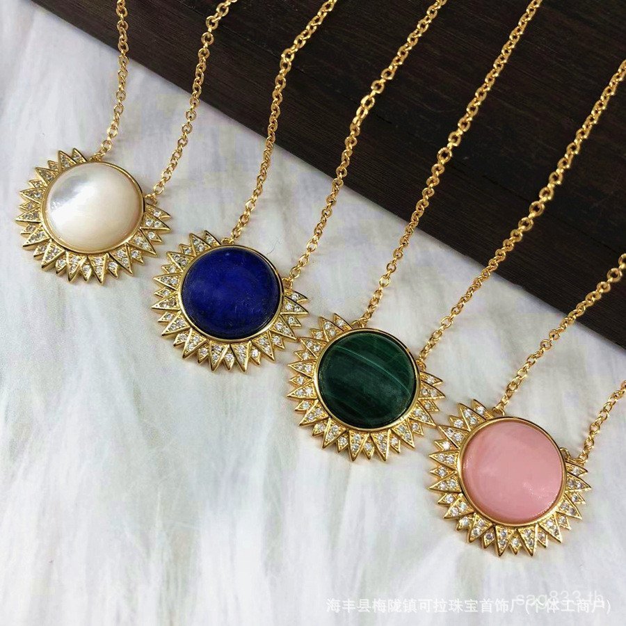 จี้ลูกแก้ว Lapiz Lazuli และ Malachite กับเปลือกหอยราชินี อัญมณีธรรมชาติและหายาก BGGX