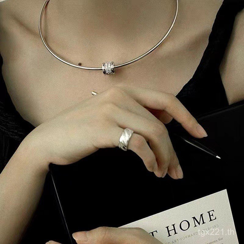 สร้อยคอมินิมอลลิสม์สำหรับผู้หญิง สไตล์หรูหรา แมตช์ได้หมดทั้งฤดูใบไม้ร่วงและฤดูหนาว QMC8