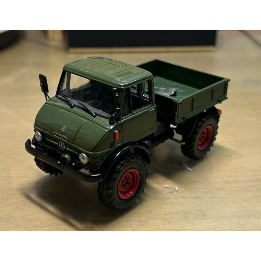 [สต๊อกพร้อม] 1: 43 Mercedes-Benz Unicmoke 406A 1972 รถบรรทุกรถบรรทุกรุ่นรถกระจกมองหลังซ้าย Falling O