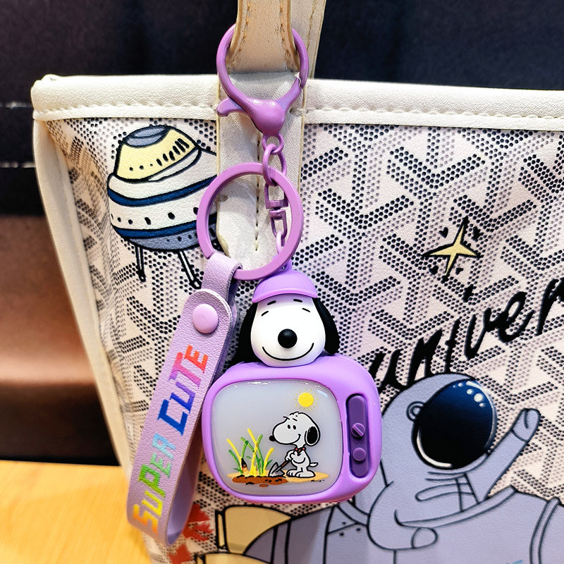 พวงกุญแจ snoopy fuggler พวงกุญแจ Snoopy น่ารักจี้ทีวีพวงกุญแจพวงกุญแจจี้เล็กตุ๊กตาพวงกุญแจขายส่งตุ๊ก