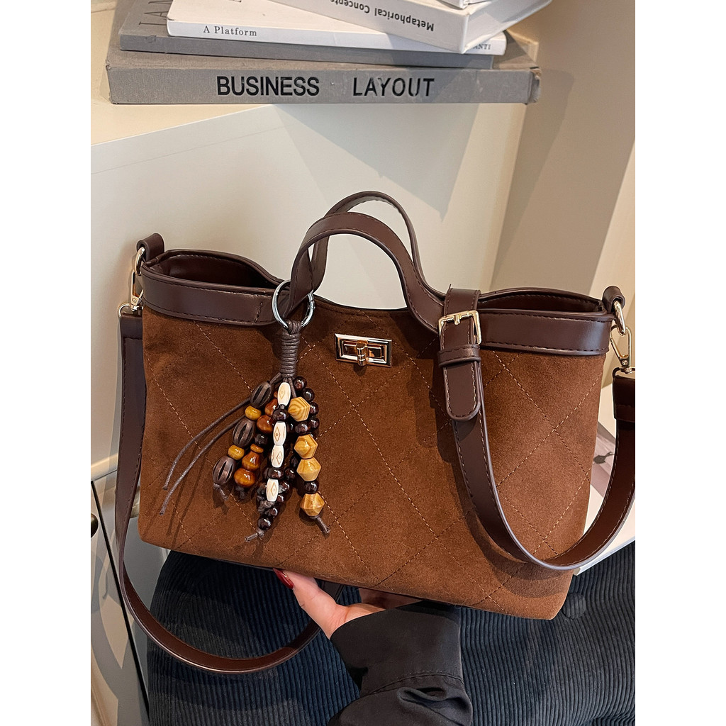 Thailand lyn Brand Designer ปีนี้กระเป๋าถือย้อนยุคยอดนิยมหญิง 2025 สไตล์ใหม่ฤดูใบไม้ร่วง All-Match เ