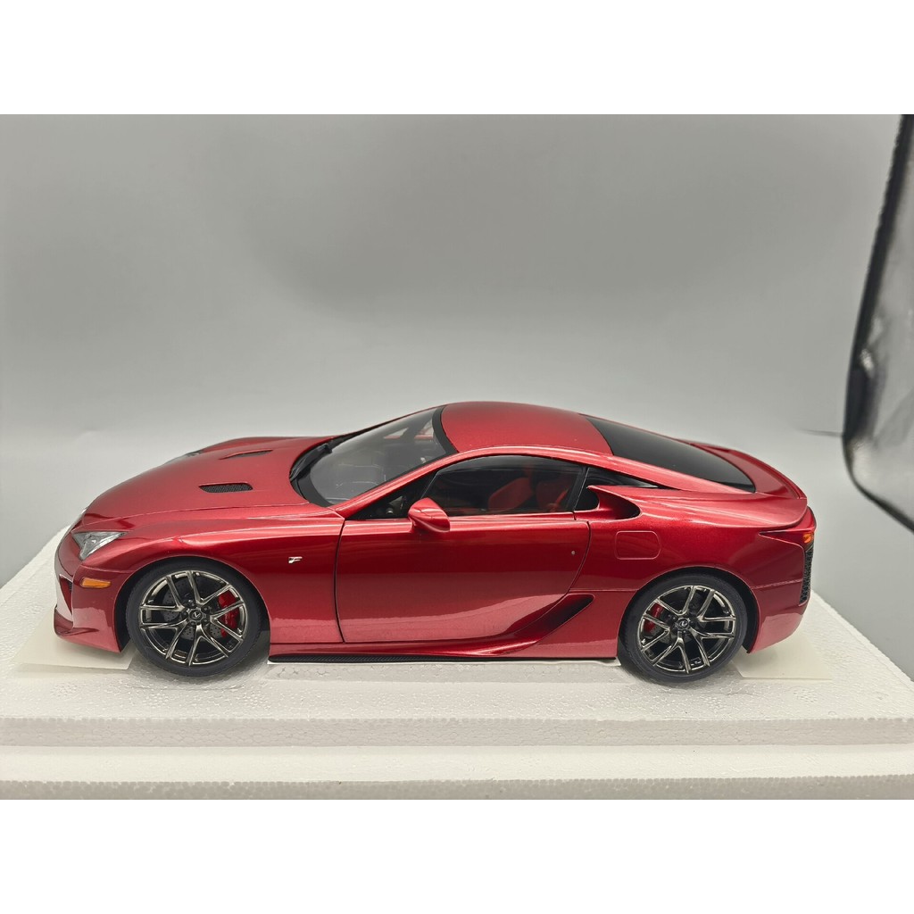 [คลังสินค้าพร้อม] AUTOart AUTOart 1/18 Lexus LFA Lexus LFA (สีแดง) วัสดุพลาสติก ABS โมเดลจําลองรถยนต