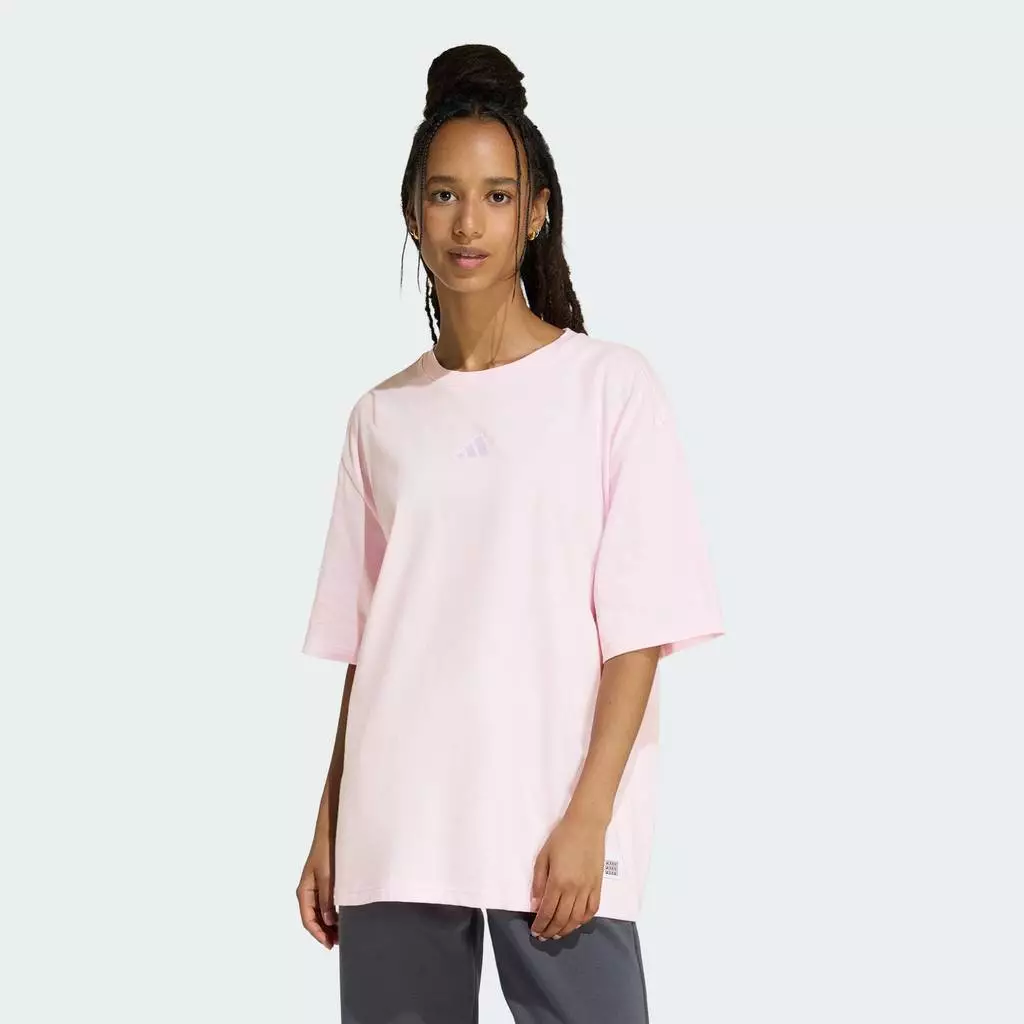 adidas ไลฟ์สไตล์ เสื้อยืดพิมพ์ลาย MINI EMBROIDERY OVERSIZED ผู้หญิง สีชมพู KA5085